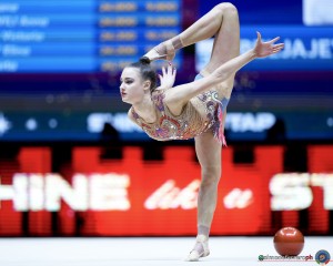 sr q beljajeva adelina est ph simone ferraro sfa08007 copia